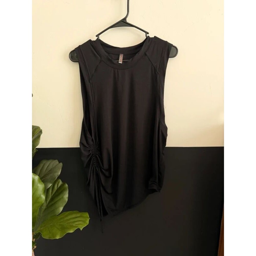 Free People Size Large Muscle Tank